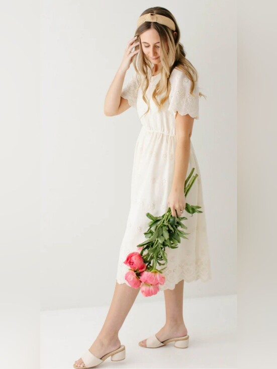 Dresses & Skirts - Women's Embroidery Romantic Puff Short Sleeve Rayon Cream Midi Dress Size L